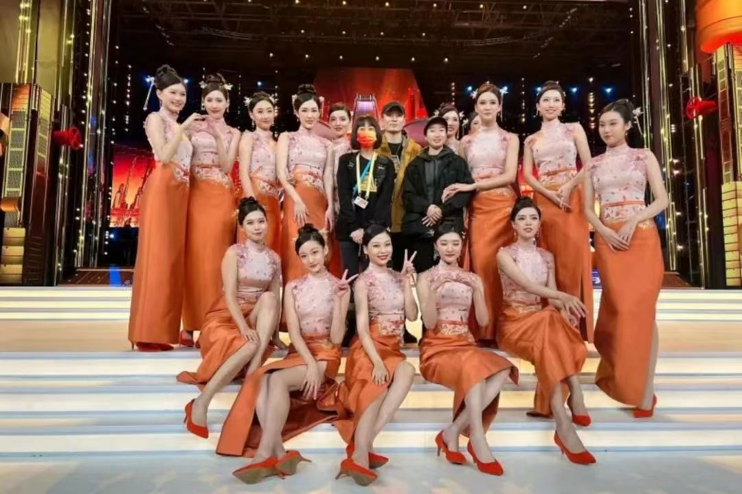 我校学子左雨鑫受邀参加“飞天奖”颁奖典礼